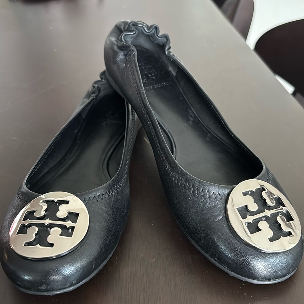 Tory Burch Black Leather Claire Ballet Flat with silver Logo Medallion
